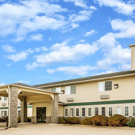 Super 8 by Wyndham Neillsville WI Eksteriør bilde