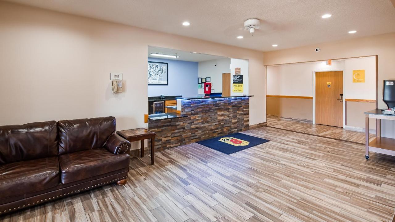 Super 8 by Wyndham Neillsville WI Eksteriør bilde