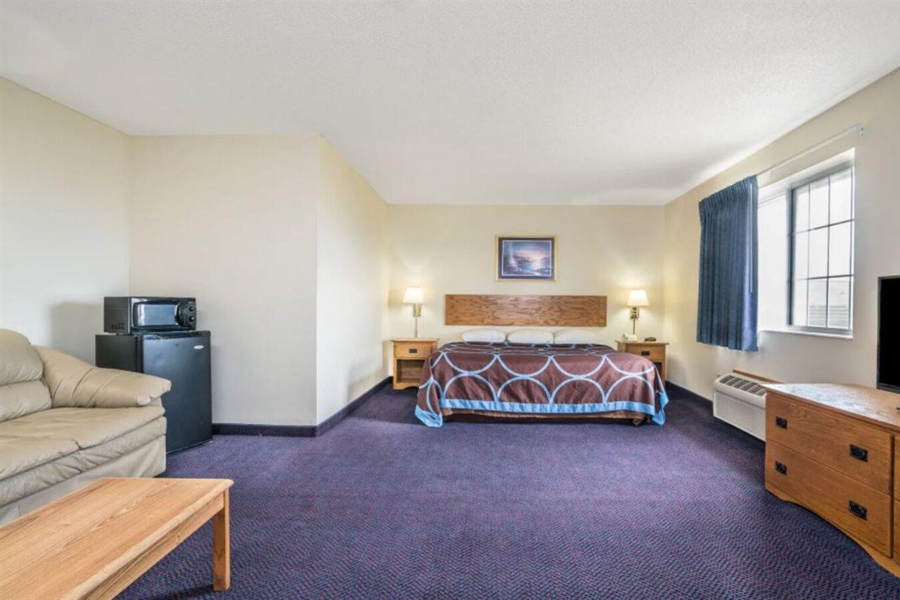Super 8 by Wyndham Neillsville WI Eksteriør bilde