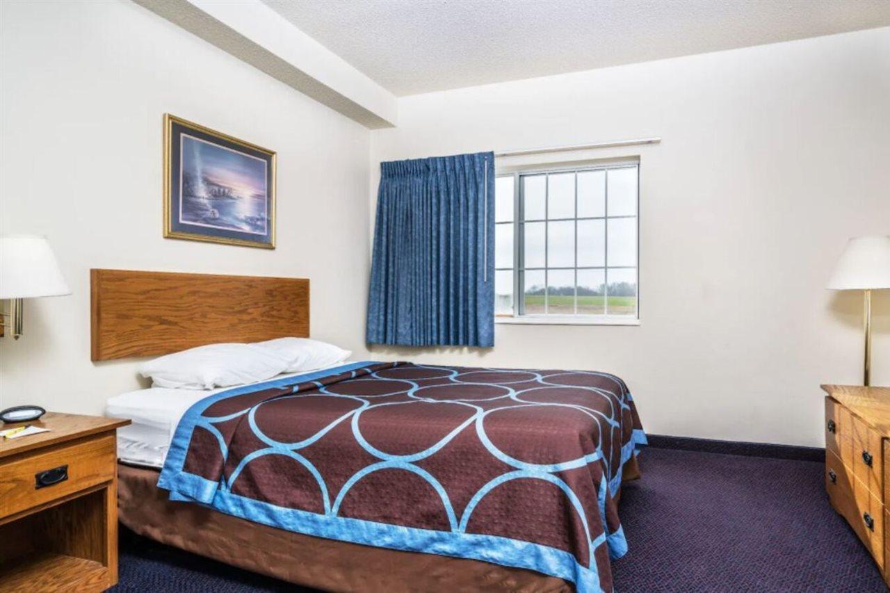 Super 8 by Wyndham Neillsville WI Eksteriør bilde