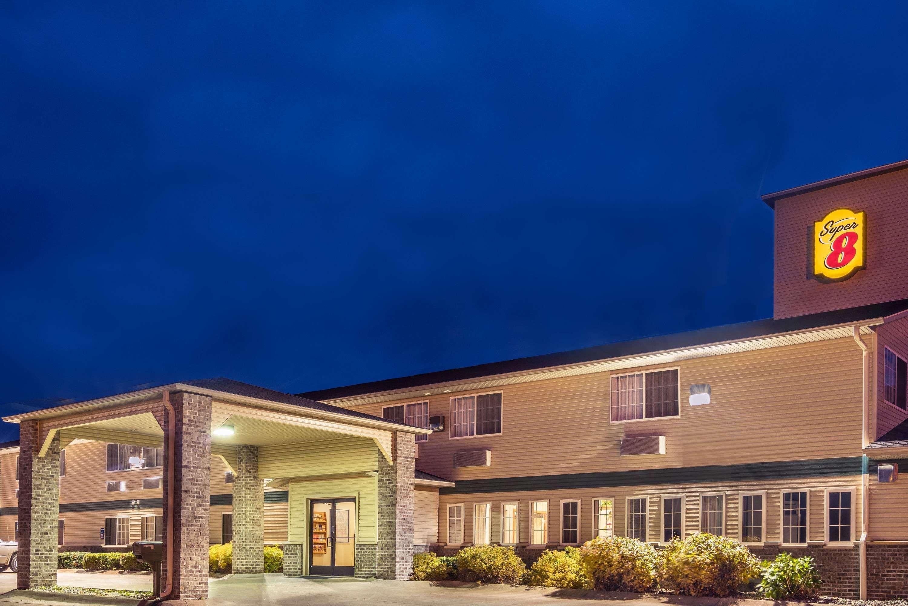 Super 8 by Wyndham Neillsville WI Eksteriør bilde